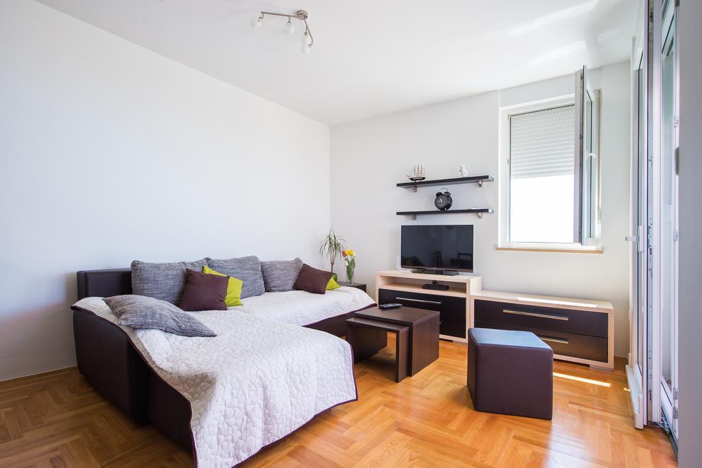 Apartment Dominik โปดสตรานา ภายนอก รูปภาพ